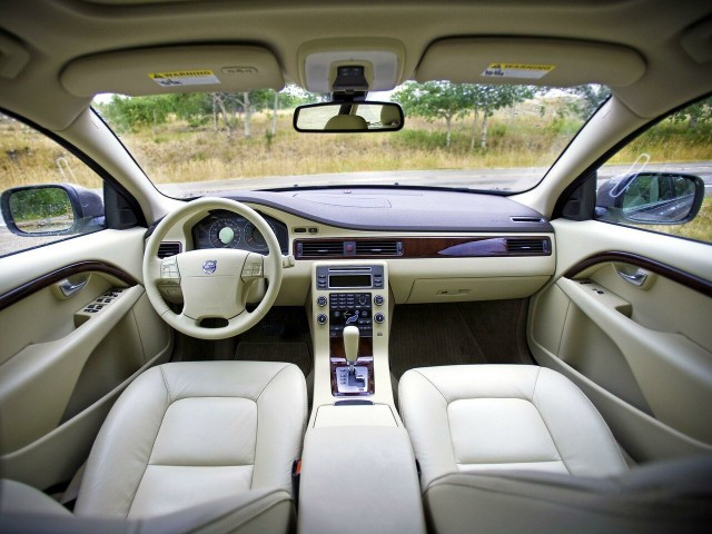 Volvo XC70 II