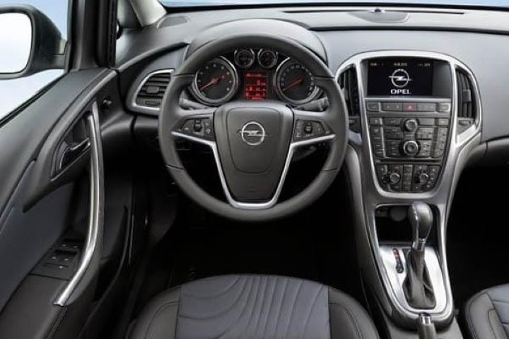 Opel Astra J 